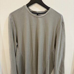 Men's Ten Thousand workout shirt size Large